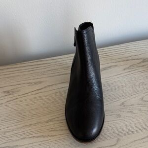 New without box Sperry Black Leather Ankle Booties Size 8